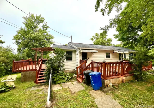 Photo 3 of Single family home for sale at 21 Woodycrest Trl, Monroe, NY 10950 | MLS# 1030916 | Listing updated on 2026-08-01