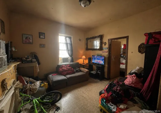 Listing Photo 5 - Condo for sale in building located at 1819 Waterloo Pl, New York, NY 10460