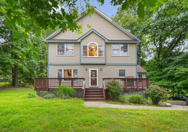 Photo 1 of Single family home for sale at 108 Ridge Rd, Woodbury, NY 10930 | MLS# 1030932 | Listing updated on 2026-10-04