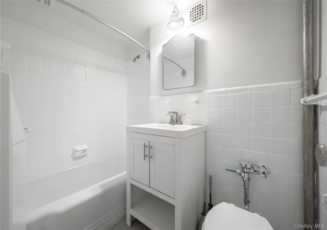 Listing Photo 4 - Condo for sale in building located at 35-31 85Th St, New York, NY 11372 - Unit #5N