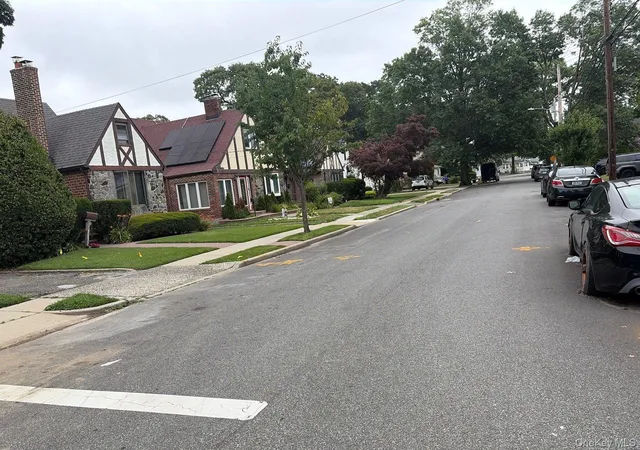 Photo 3 of Single family home for sale at 840 Kings Pkwy, Hempstead, NY 11510 | MLS# 1030944 | Listing updated on 2026-07-28
