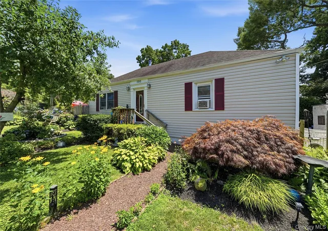 Photo 1 of Sale Pending at 350 Boulder St, Islip, NY 11779 | MLS# 1030955 | Listing updated on 2026-08-19