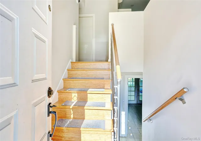 Photo 4 of Sale Pending at 561 Babbling Brk Ln, Clarkstown, NY 10989 | MLS# 1030958 | Listing updated on 2026-09-12