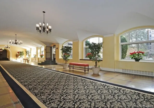 3rd image of 16 N Chatsworth Ave #606, Mamaroneck, NY 10538 | MLS# 1030961
