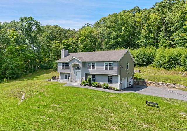 Photo 3 of Single family home for sale at 71 Hitchcock Hl Rd, Carmel, NY 10541 | MLS# 1030967 | Listing updated on 2026-08-27