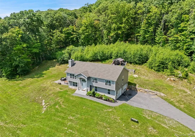 Photo 4 of Single family home for sale at 71 Hitchcock Hl Rd, Carmel, NY 10541 | MLS# 1030967 | Listing updated on 2026-08-27
