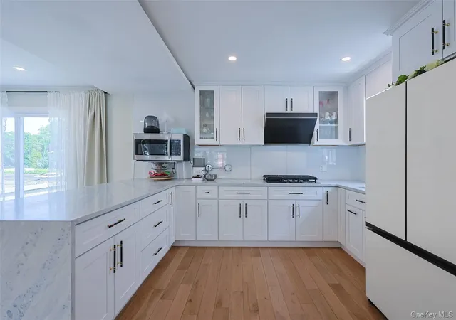 Photo 4 of Single family home for sale at 10-07 141st Street, New York, NY 11357 | MLS# 1030976 | Listing updated on 2026-08-01