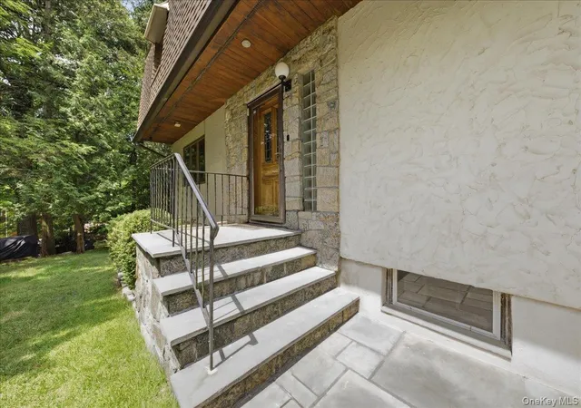 Photo 2 of Sale Pending at 15 Woodcrest Ter, Somers, NY 10501 | MLS# 1030977 | Listing updated on 2026-08-08