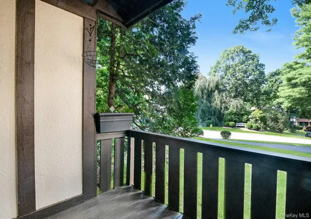 Photo 5 of Sale Pending at 21 Foxwood Dr #2, Mount Pleasant, NY 10570 | MLS# 1030982 | Listing updated on 2026-08-16
