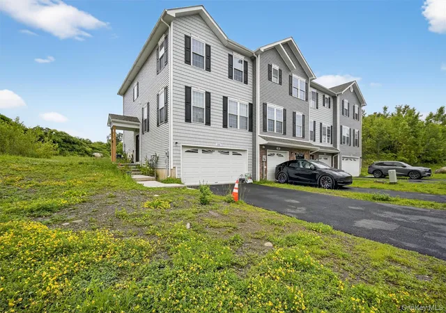 2nd image of 501 Iron Forge Ln, New Windsor, NY 12553 | MLS# 1030988