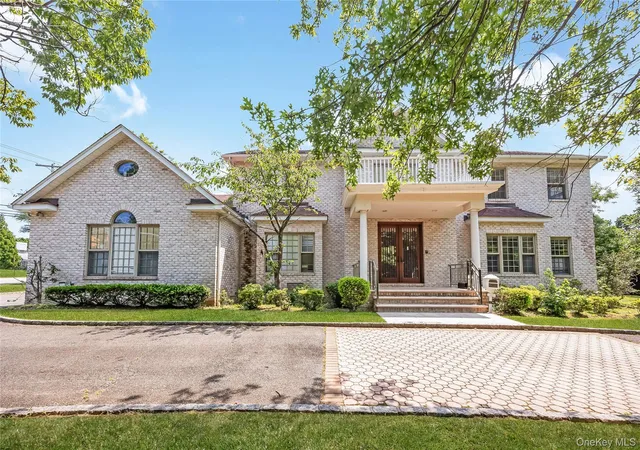 Photo 2 of Sale Pending at 52 Snapdragon Ln, North Hempstead, NY 11577 | MLS# 1030991 | Listing updated on 2026-08-18