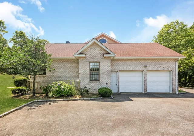 Photo 3 of Sale Pending at 52 Snapdragon Ln, North Hempstead, NY 11577 | MLS# 1030991 | Listing updated on 2026-08-18