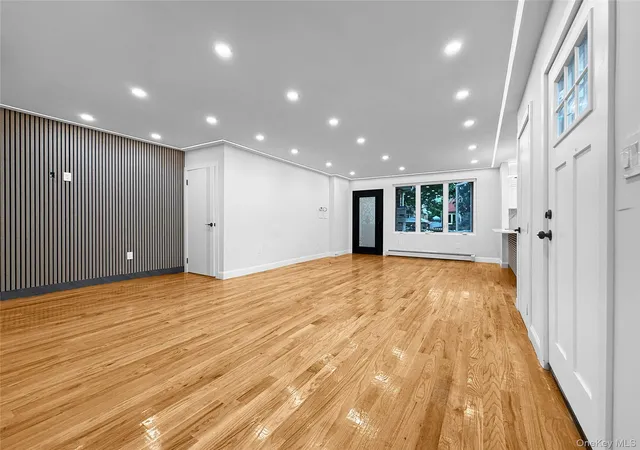 Listing Photo 4 - Condo for sale in building located at 14320 182nd Pl, New York, NY 11413