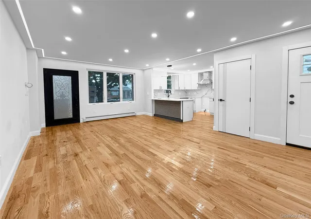 Listing Photo 5 - Condo for sale in building located at 14320 182nd Pl, New York, NY 11413