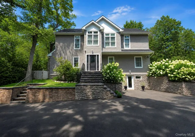 2nd image of 79 Oakside Rd, Smithtown, NY 11787 | MLS# 1031008