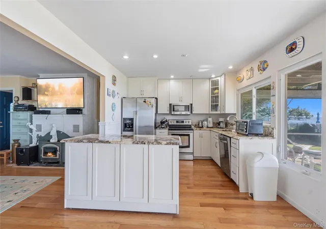Photo 2 of Sale Pending at 62 Grandview Dr, Brookhaven, NY 11967 | MLS# 1031018 | Listing updated on 2026-08-15