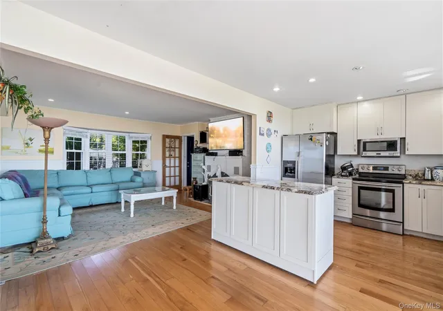 Photo 3 of Sale Pending at 62 Grandview Dr, Brookhaven, NY 11967 | MLS# 1031018 | Listing updated on 2026-08-15