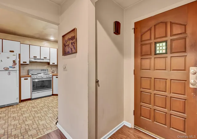 Photo 3 of Sale Pending at 505 Leonard Blvd, North Hempstead, NY 11040 | MLS# 1031021 | Listing updated on 2026-09-03