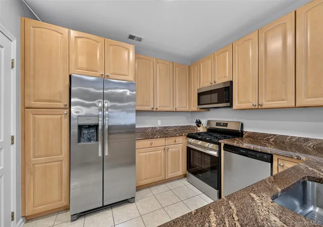 4th image of 24 N De Baun Ave #305, Ramapo, NY 10901 | MLS# 1031031