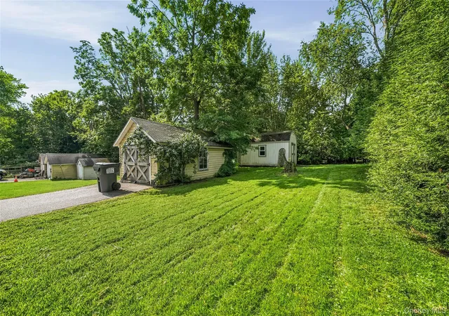 Photo 4 of Single family home for sale at 10 Park Ave, Woodbury, NY 10930 | MLS# 1031034 | Listing updated on 2026-07-28