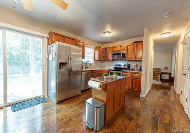 Photo 3 of Sale Pending at 252 Oxhead Rd, Brookhaven, NY 11720 | MLS# 1031038 | Listing updated on 2026-09-22