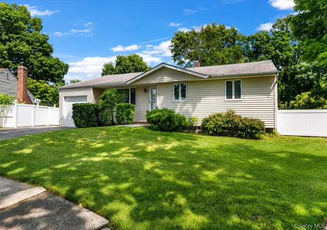 Photo 3 of Sale Pending at 51 Longworth Ave, Huntington, NY 11746 | MLS# 1031057 | Listing updated on 2026-08-23
