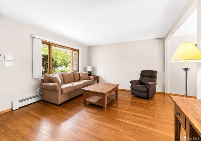 Photo 4 of Sale Pending at 51 Longworth Ave, Huntington, NY 11746 | MLS# 1031057 | Listing updated on 2026-08-23