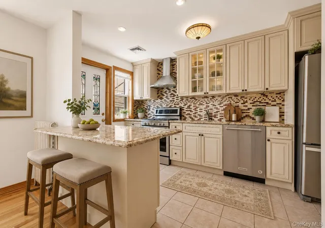 Photo 4 of Single family home for sale at 3039 36th Street, New York, NY 11103 | MLS# 1031072 | Listing updated on 2026-08-02