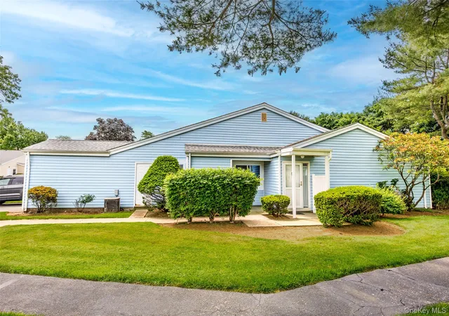 1st image of 302 Bentley Ct W, Smithtown, NY 11780 | MLS# 1031076