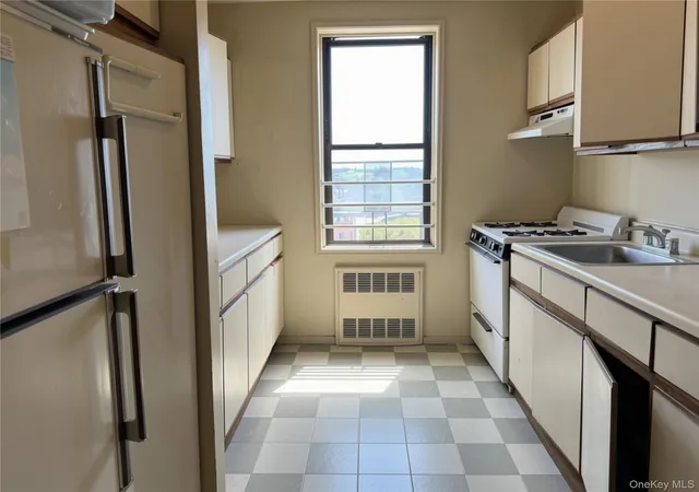 Listing Photo 4 - Condo for sale in building located at 91-15 Lamont Ave, New York, NY 11373 - Unit #7J