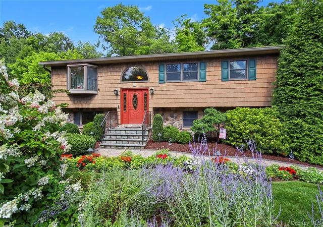 2nd image of 17 Scotsdale Rd, Kent, NY 10512 | MLS# 1031081