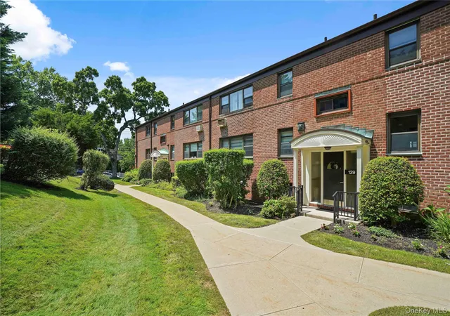 Photo 1 of Sale Pending at 129 Beacon Hl Dr #F15, Greenburgh, NY 10522 | MLS# 1031085 | Listing updated on 2026-08-26