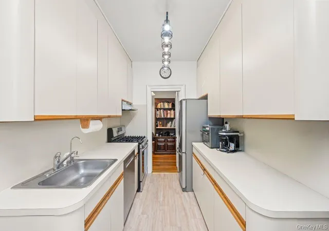 Photo 3 of Condo for sale at 7119 Shore Rd #6H, New York, NY 11209 | MLS# 1031104 | Listing updated on 2026-07-28