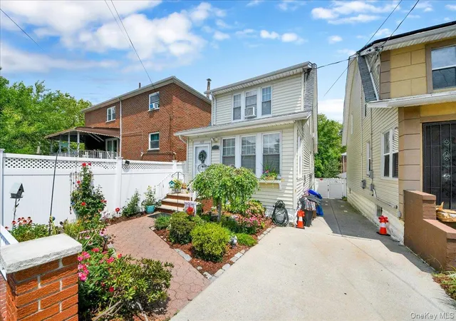 Photo 1 of Single family home for sale at 322 Logan Ave, New York, NY 10465 | MLS# 1031107 | Listing updated on 2026-10-03