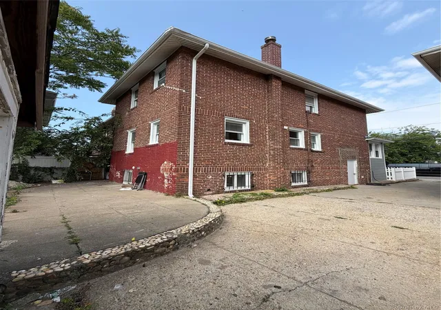 2nd image of 2431 Deerfield Rd, New York, NY 11691 | MLS# 1031117