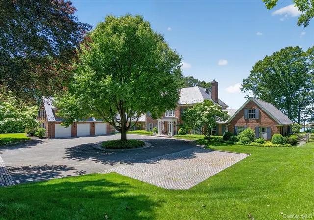 Photo 2 of Mansion for sale at 2 Lands End Rd, Oyster Bay, NY 11560 | MLS# 1031122 | Listing updated on 2026-10-04