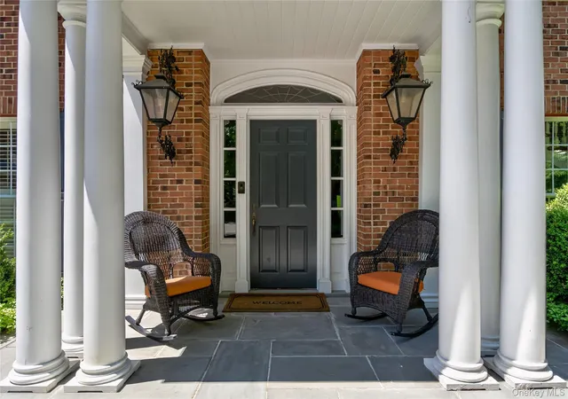 Photo 3 of Single family home for sale at 2 Lands End Rd, Oyster Bay, NY 11560 | MLS# 1031122 | Listing updated on 2026-10-04