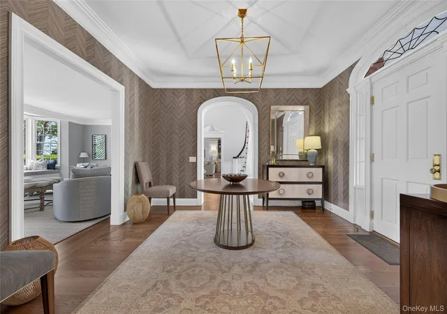Photo 4 of Single family home for sale at 2 Lands End Rd, Oyster Bay, NY 11560 | MLS# 1031122 | Listing updated on 2026-10-04