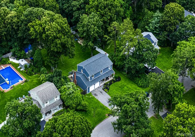 Photo 4 of Sale Pending at 10 Turnpike Blvd, Brookhaven, NY 11953 | MLS# 1031128 | Listing updated on 2026-08-17