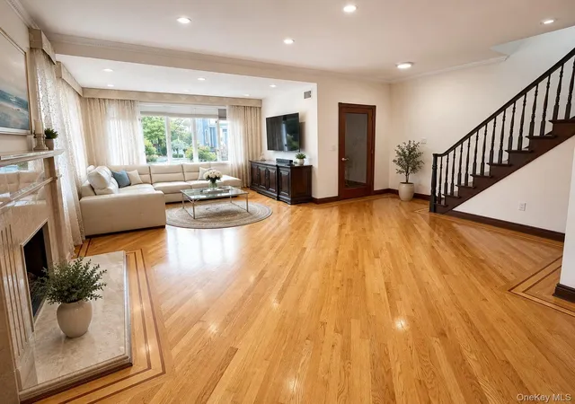 Photo 3 of Single family home for sale at 526 Beach 132nd St, New York, NY 11694 | MLS# 1031132 | Listing updated on 2026-08-30