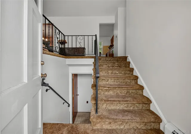 Photo 3 of Sale Pending at 794 Brookridge Dr, Clarkstown, NY 10989 | MLS# 1031152 | Listing updated on 2026-09-01