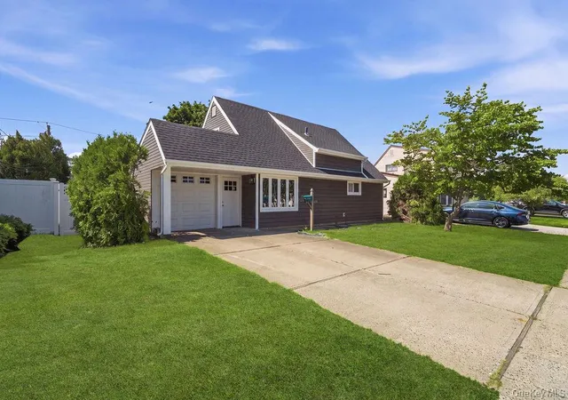 Photo 1 of Single family home for sale at 56 Summer Ln, Oyster Bay, NY 11801 | MLS# 1031167 | Listing updated on 2026-08-30