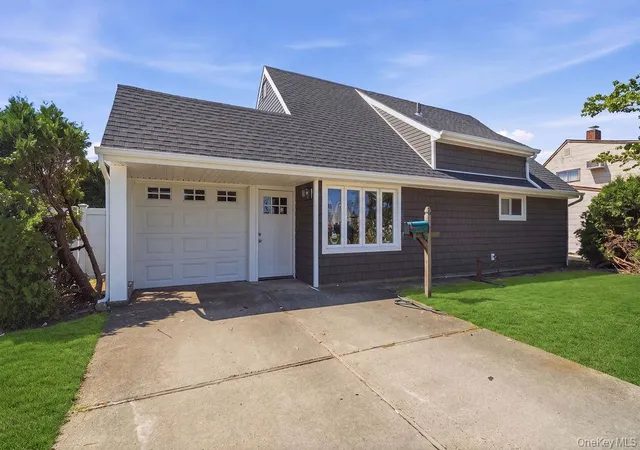 Photo 3 of Single family home for sale at 56 Summer Ln, Oyster Bay, NY 11801 | MLS# 1031167 | Listing updated on 2026-08-30