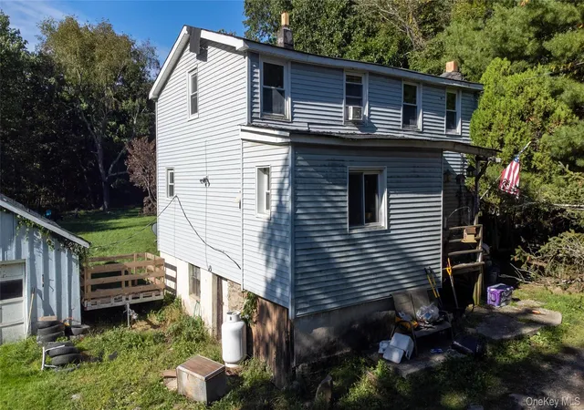 Photo 1 of Single family home for sale at 8 Parsons Ln, Middletown, NY 10940 | MLS# 1031169 | Listing updated on 2026-10-31