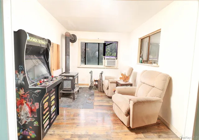 Photo 3 of Single family home for sale at 8 Parsons Ln, Middletown, NY 10940 | MLS# 1031169 | Listing updated on 2026-10-31