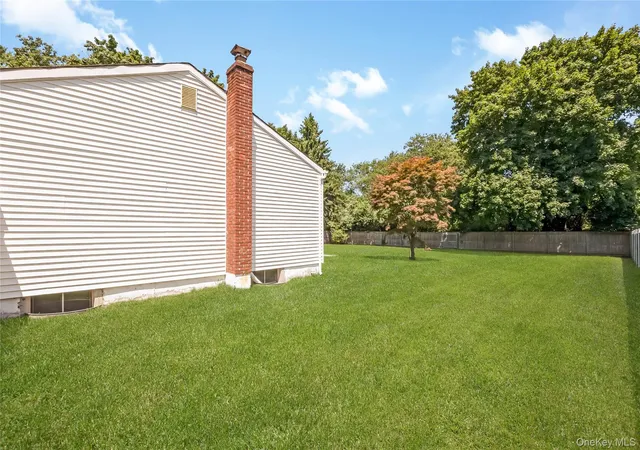 Photo 4 of Sale Pending at 93 Raynor Rd, Brookhaven, NY 11961 | MLS# 1031187 | Listing updated on 2026-10-08