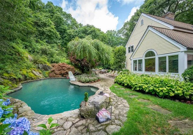 Photo 2 of Single family home for sale at 55 Old Logging Rd, Pound Ridge, NY 10506 | MLS# 1031198 | Listing updated on 2026-09-13