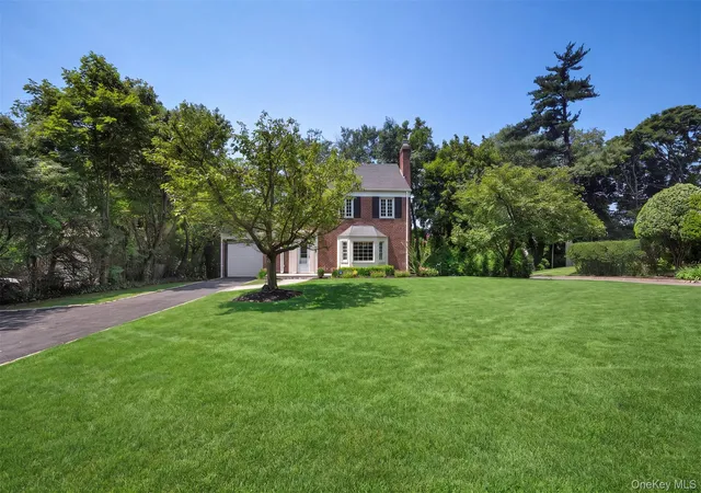 Photo 2 of Sale Pending at 6 Brookbridge Rd, North Hempstead, NY 11021 | MLS# 1031199 | Listing updated on 2026-09-03