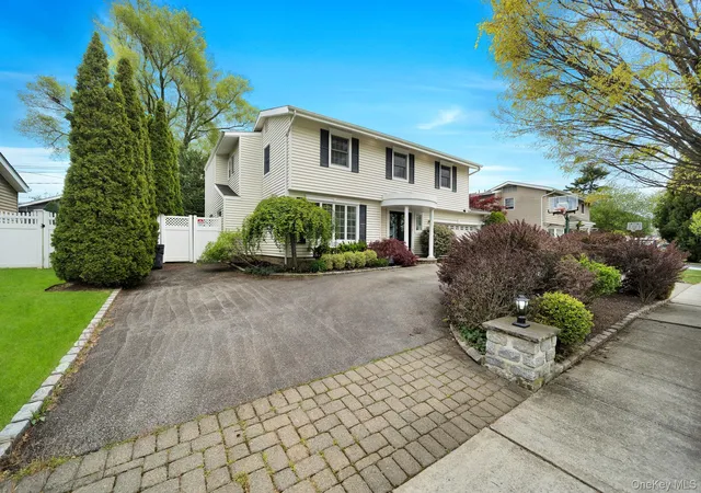 Photo 2 of Sale Pending at 20 Sagamore Way S, Oyster Bay, NY 11753 | MLS# 1031203 | Listing updated on 2026-09-04