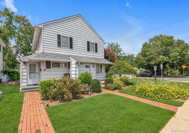 Photo 1 of Single family home for sale at 810 Ibsen St, Hempstead, NY 11598 | MLS# 1031204 | Listing updated on 2026-08-18